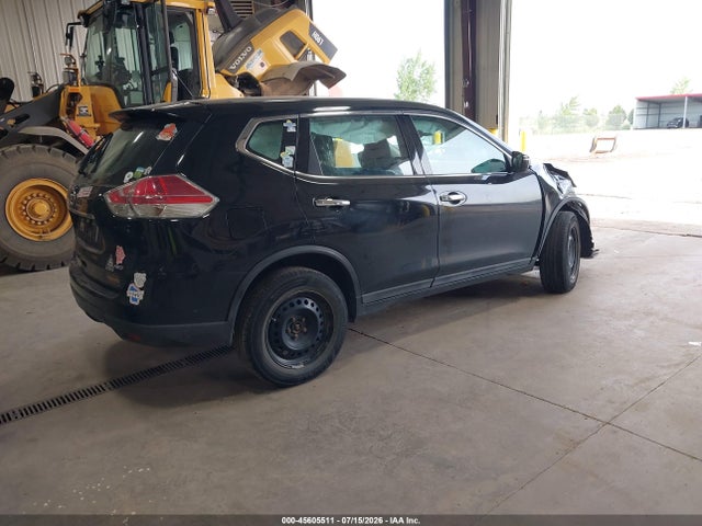 2015 Nissan Rogue S მანქანა იყიდება აუქციონზე, vin: 5N1AT2MVXFC818996, აუქციონის ნომერი: 45605511