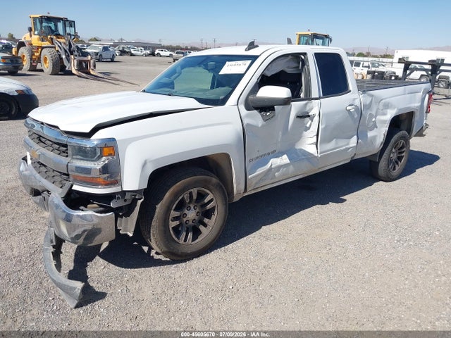 Продаж на аукціоні авто 2017 Chevrolet Silverado 1500 Lt, vin: 1GCRCREC7HZ352604, номер лоту: 45605670