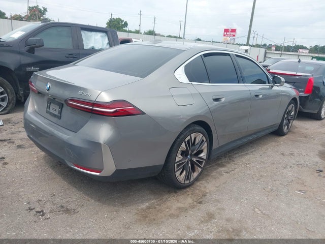 45605709 :رقم المزاد ، WBA53FJ06RCP87561 vin ، 2024 Bmw 530i Xdrive مزاد بيع