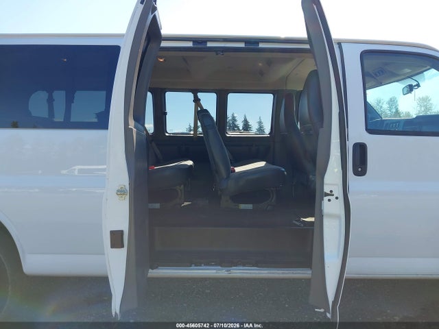 Chevrolet Express 3500 Lt 2017 1GAZGPFF7H1286371 Image 8