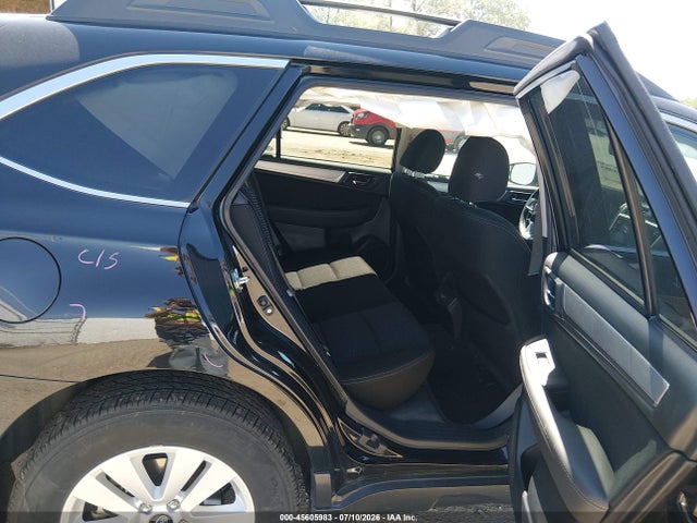 45605983 :رقم المزاد ، 4S4BSAHCXJ3232107 vin ، 2018 Subaru Outback 2.5i Premium مزاد بيع