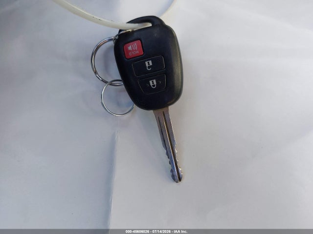 Toyota Prius C One 2014 JTDKDTB39E1063735 Image 11