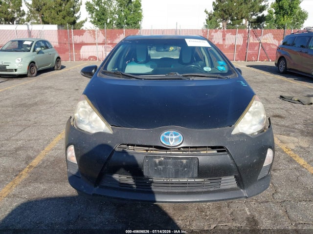 Toyota Prius C One 2014 JTDKDTB39E1063735 Image 12