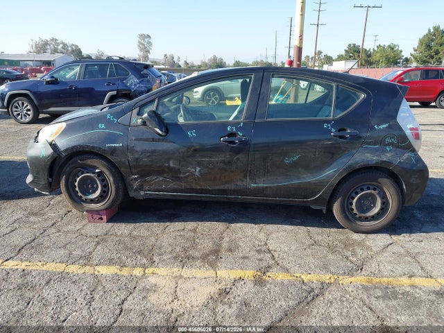 Toyota Prius C One 2014 JTDKDTB39E1063735 Image 14