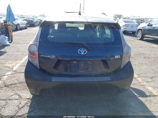 Toyota Prius C One 2014 JTDKDTB39E1063735 Image 16