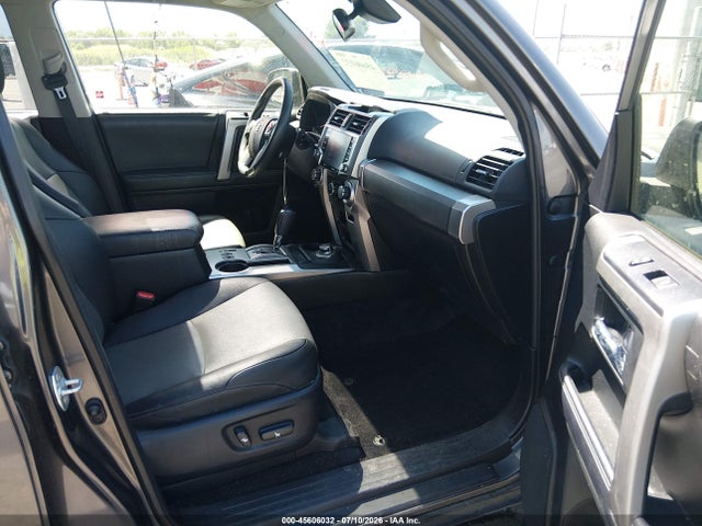 Toyota 4runner Sr5 Premium 2020 JTEBU5JRXL5747521 Image 5