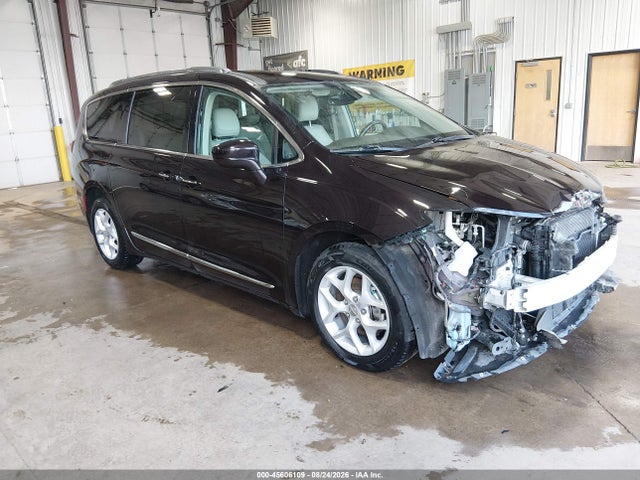 45606109 :رقم المزاد ، 2C4RC1EG2HR570691 vin ، 2017 Chrysler Pacifica Touring-l Plus مزاد بيع