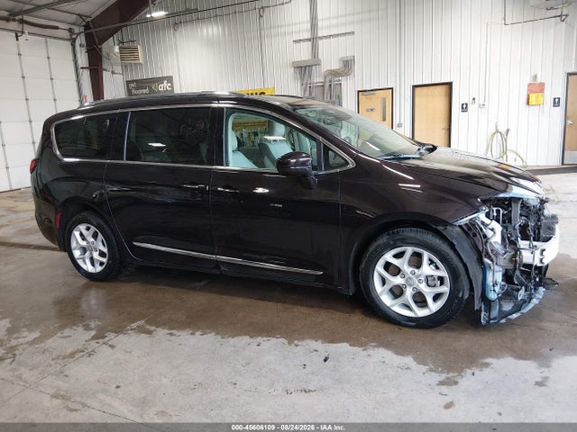45606109 :رقم المزاد ، 2C4RC1EG2HR570691 vin ، 2017 Chrysler Pacifica Touring-l Plus مزاد بيع