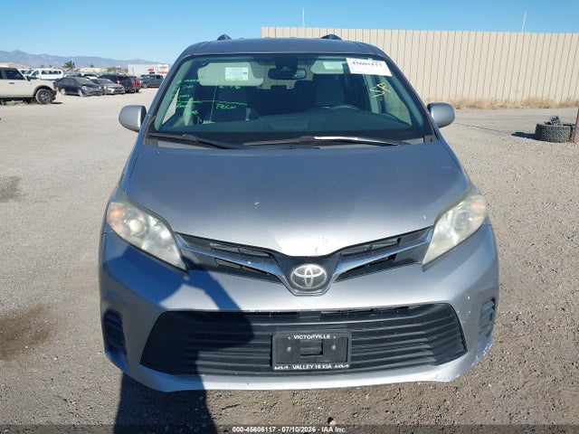 Toyota Sienna Le 8 Passenger 2018 5TDKZ3DCXJS926697 Image 12