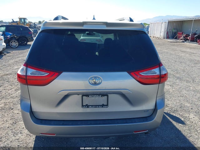 Toyota Sienna Le 8 Passenger 2018 5TDKZ3DCXJS926697 Image 16
