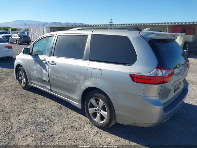 Toyota Sienna Le 8 Passenger 2018 5TDKZ3DCXJS926697 Image 3
