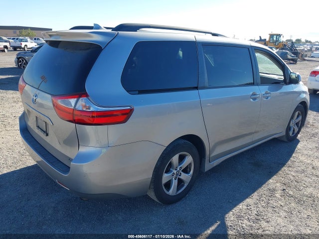Toyota Sienna Le 8 Passenger 2018 5TDKZ3DCXJS926697 Image 4