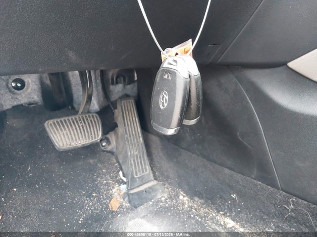 45606118 :رقم المزاد ، 5NMS33AD6KH085755 vin ، 2019 Hyundai Santa Fe Sel مزاد بيع