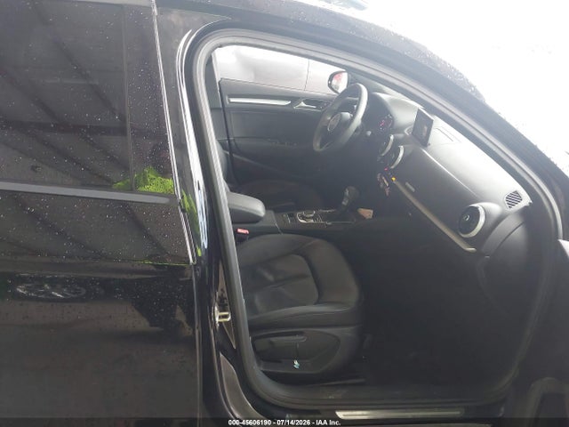Продажа на аукционе авто 2017 Audi A3 Premium, vin: WAUAUGFF3H1044140, номер лота: 45606190