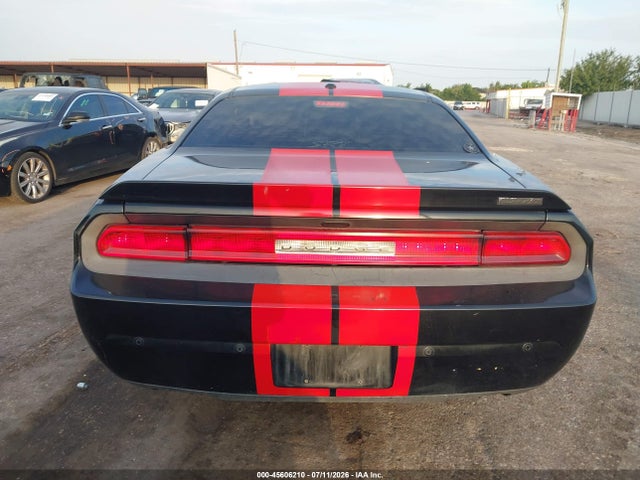 45606210 :رقم المزاد ، 2C3CDYCJ3DH611408 vin ، 2013 Dodge Challenger Srt8 مزاد بيع