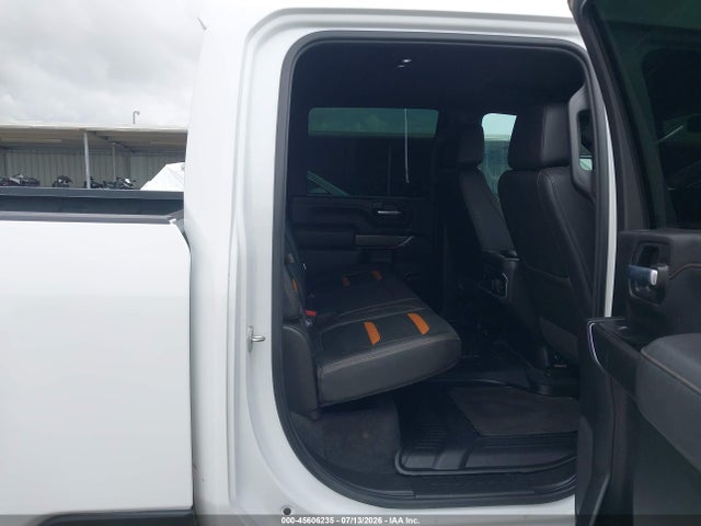 45606235 :رقم المزاد ، 1GT49PEY5NF105555 vin ، 2022 Gmc Sierra 2500hd 4wd  Standard Bed At4 مزاد بيع