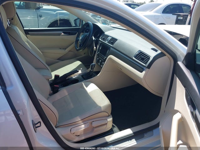 Продаж на аукціоні авто 2017 Volkswagen Passat 1.8t R-line, vin: 1VWDT7A34HC032970, номер лоту: 45606263