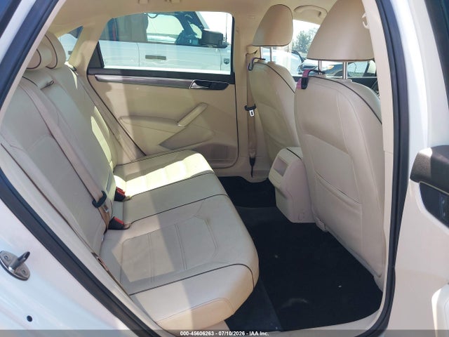 Продаж на аукціоні авто 2017 Volkswagen Passat 1.8t R-line, vin: 1VWDT7A34HC032970, номер лоту: 45606263