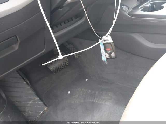 Продажа на аукционе авто 2017 Audi A4 Prestige, vin: WAUFNAF44HA030147, номер лота: 45606377