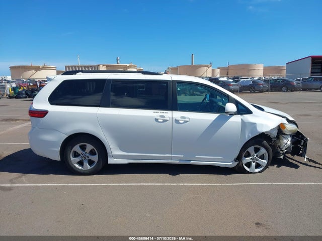 Toyota SIENNA LE 2020 5TDKZ3DC4LS054181 Image 13