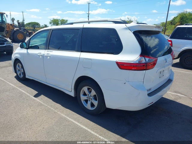 Toyota SIENNA LE 2020 5TDKZ3DC4LS054181 Image 3
