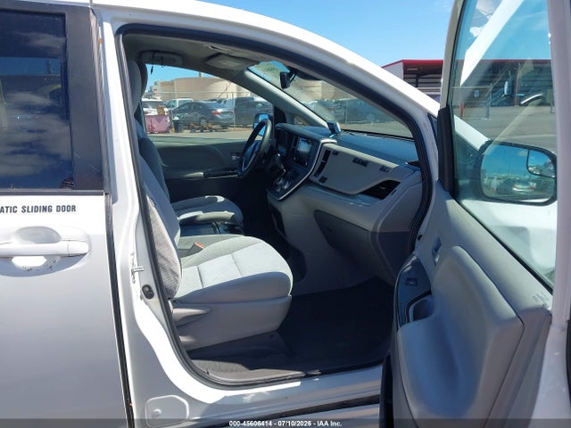 Toyota SIENNA LE 2020 5TDKZ3DC4LS054181 Image 5