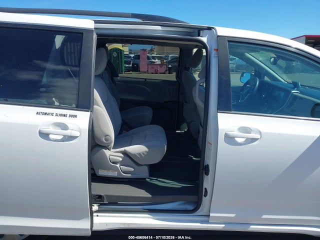 Toyota SIENNA LE 2020 5TDKZ3DC4LS054181 Image 8