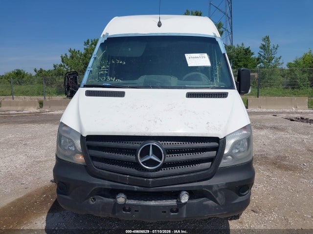 45606529 :رقم المزاد ، WD3PE8DC9F5954643 vin ، 2015 Mercedes-benz Sprinter 2500 High Roof مزاد بيع