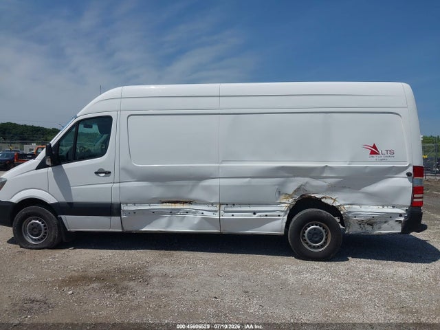 45606529 :رقم المزاد ، WD3PE8DC9F5954643 vin ، 2015 Mercedes-benz Sprinter 2500 High Roof مزاد بيع