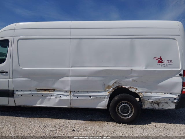 45606529 :رقم المزاد ، WD3PE8DC9F5954643 vin ، 2015 Mercedes-benz Sprinter 2500 High Roof مزاد بيع