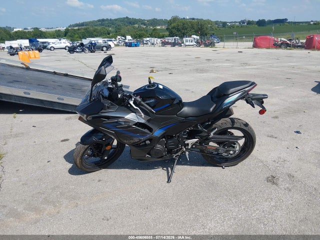 45606585 :رقم المزاد ، ML5EXGJ12SDA72571 vin ، 2025 Kawasaki Ex500 A/b مزاد بيع