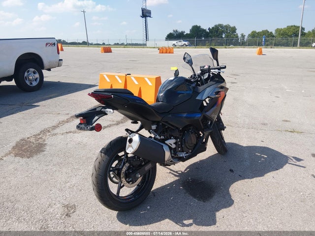 45606585 :رقم المزاد ، ML5EXGJ12SDA72571 vin ، 2025 Kawasaki Ex500 A/b مزاد بيع