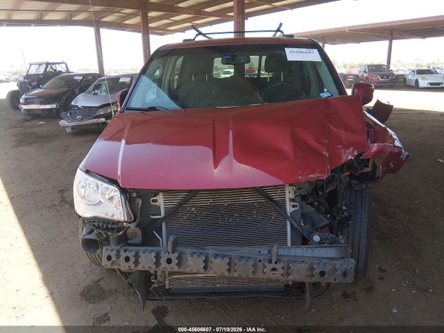 2C4RC1AG6GR199328 Chrysler Town &amp; Country Lx