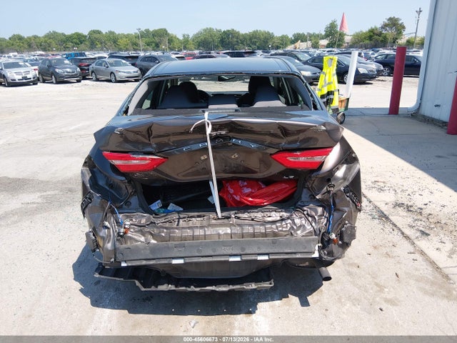 2018 Toyota Camry Le მანქანა იყიდება აუქციონზე, vin: 4T1B11HK9JU115915, აუქციონის ნომერი: 45606673