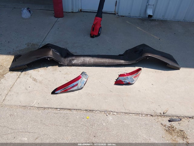 2018 Toyota Camry Le მანქანა იყიდება აუქციონზე, vin: 4T1B11HK9JU115915, აუქციონის ნომერი: 45606673