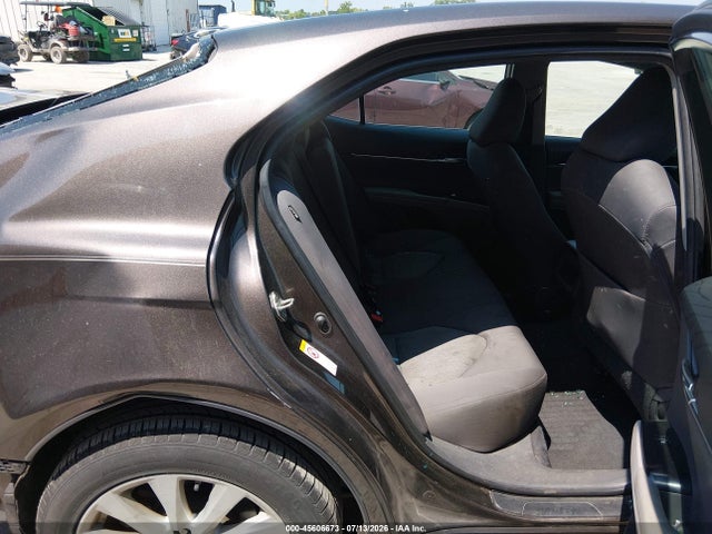 2018 Toyota Camry Le მანქანა იყიდება აუქციონზე, vin: 4T1B11HK9JU115915, აუქციონის ნომერი: 45606673