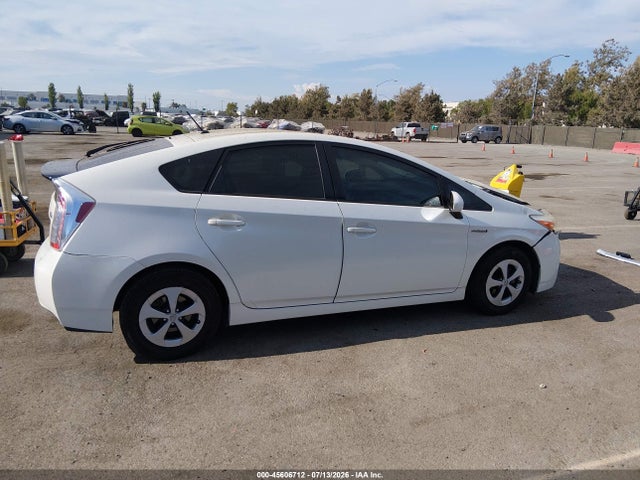 Toyota Prius Two 2014 JTDKN3DU1E1768130 Image 15