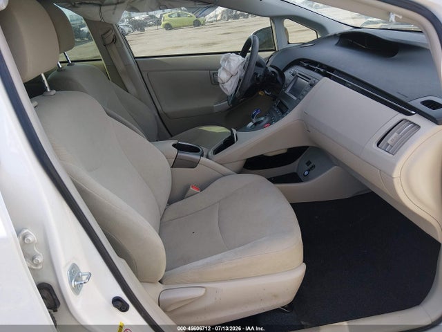 Toyota Prius Two 2014 JTDKN3DU1E1768130 Image 5