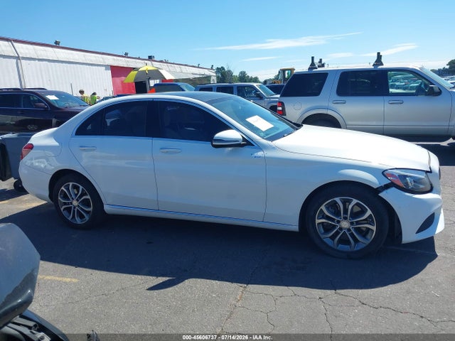 55SWF4KB2GU125588 Mercedes-Benz C 300 4matic