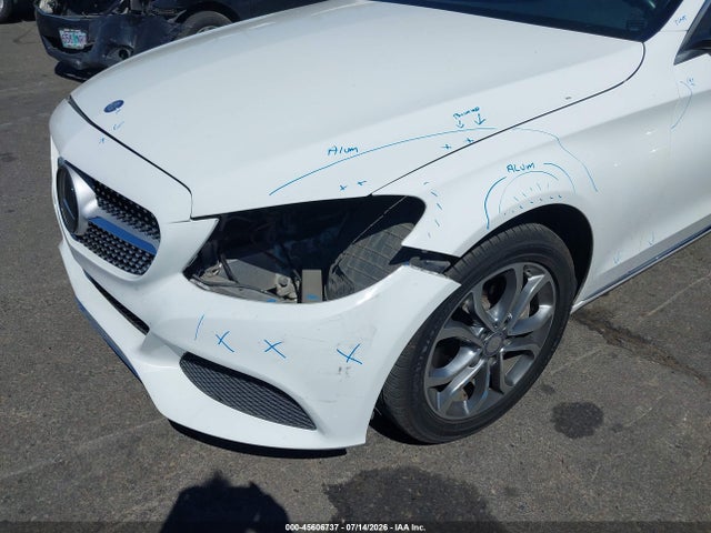 55SWF4KB2GU125588 Mercedes-Benz C 300 4matic