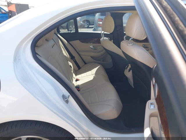 55SWF4KB2GU125588 Mercedes-Benz C 300 4matic