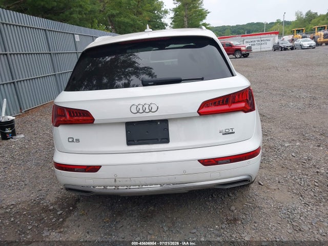 2018 Audi Q5 2.0t Premium/2.0t Tech Premium მანქანა იყიდება აუქციონზე, vin: WA1BNAFY9J2240838, აუქციონის ნომერი: 45606904