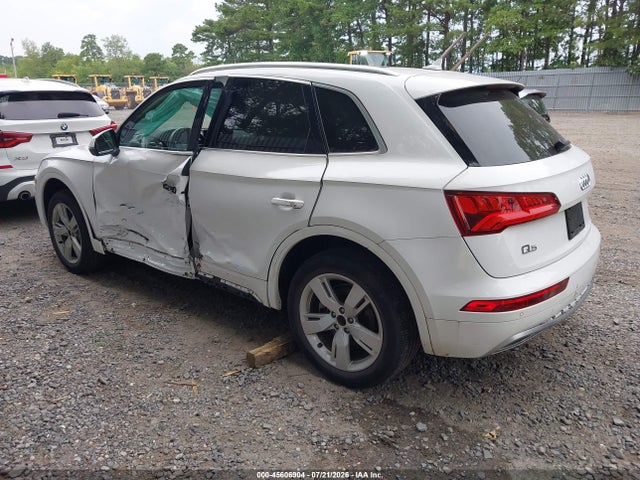 2018 Audi Q5 2.0t Premium/2.0t Tech Premium მანქანა იყიდება აუქციონზე, vin: WA1BNAFY9J2240838, აუქციონის ნომერი: 45606904