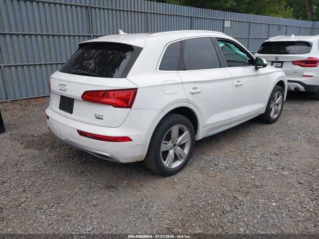 2018 Audi Q5 2.0t Premium/2.0t Tech Premium მანქანა იყიდება აუქციონზე, vin: WA1BNAFY9J2240838, აუქციონის ნომერი: 45606904