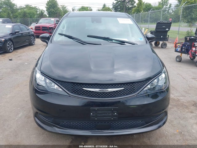 45606928 :رقم المزاد ، 2C4RC1CG4NR165978 vin ، 2022 Chrysler Voyager Lx مزاد بيع