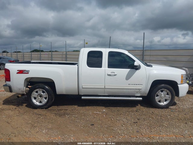 45606956 :رقم المزاد ، 1GCRCSE05DZ345660 vin ، 2013 Chevrolet Silverado 1500 Lt مزاد بيع