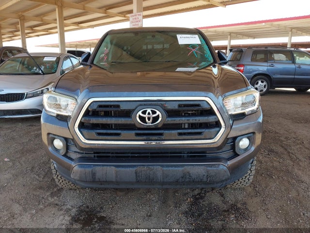5TFAX5GN4HX093977 Toyota Tacoma Sr5