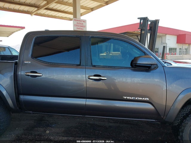 5TFAX5GN4HX093977 Toyota Tacoma Sr5