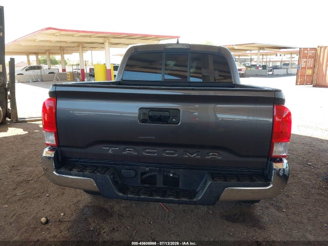 5TFAX5GN4HX093977 Toyota Tacoma Sr5