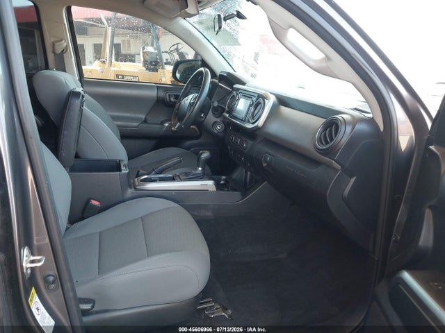 5TFAX5GN4HX093977 Toyota Tacoma Sr5